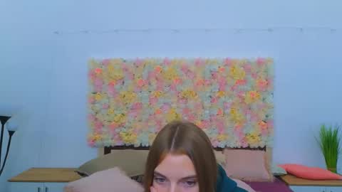 Snapshot of ollistiw chatting on September 9, 2025, 7:08 am Olli and Stiw online show from September 9, 2025, 7:08 am