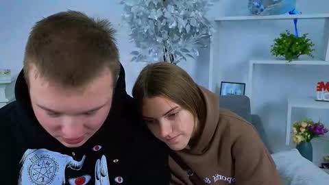 Snapshot of ollistiw chatting on October 26, 2025, 7:03 am Olli and Stiw online show from October 26, 2025, 7:03 am