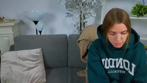 Snapshot of ollistiw chatting on October 29, 2025, 8:16 am Olli and Stiw online show from October 29, 2025, 8:16 am