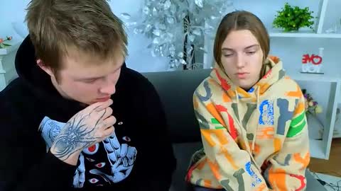 Olli and Stiw online show from December 15, 2025, 8:29 am