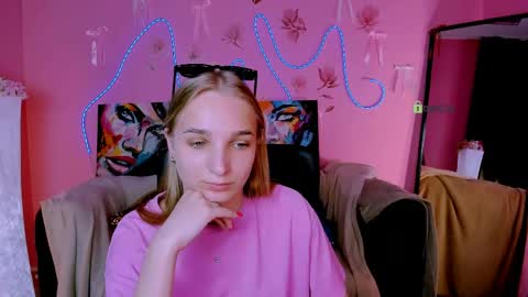Ollivia online show from May 25, 2026, 5:46 am