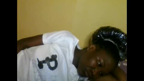 olwami3 online show from November 6, 2025, 2:01 am