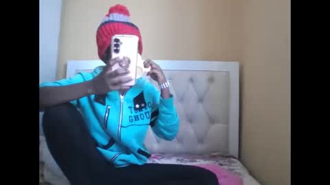 olwami4 online show from December 23, 2025, 7:50 am