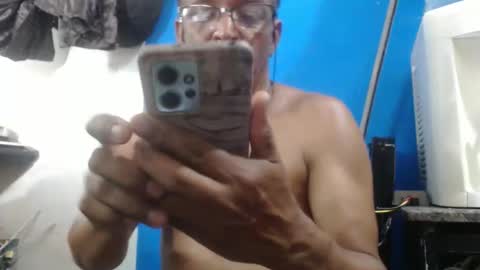 OlySantos online show from November 23, 2025, 2:28 pm