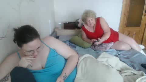 Snapshot of olyaandnetty chatting on February 20, 2025, 1:08 pm OlyaAndNetty online show from February 20, 2025, 1:08 pm