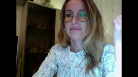 Snapshot of olyra11 chatting on October 4, 2025, 7:01 pm olyra11 online show from October 4, 2025, 7:01 pm