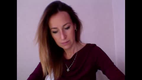 olyra11 online show from March 3, 2026, 8:42 am