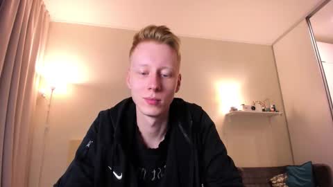 Snapshot of omg_pie chatting on October 26, 2025, 10:15 pm Mars online show from October 26, 2025, 10:15 pm