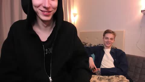 Snapshot of omg_pie chatting on November 17, 2025, 2:01 pm Mars online show from November 17, 2025, 2:01 pm