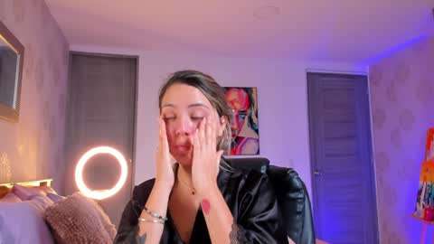 Snapshot of omstudio1994 chatting on January 9, 2025, 3:01 pm Martina Ricci online show from January 9, 2025, 3:01 pm