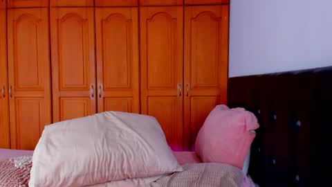 Snapshot of omstudio1994 chatting on February 24, 2025, 5:31 pm Martina Ricci online show from February 24, 2025, 5:31 pm