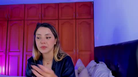 Snapshot of omstudio1994 chatting on March 7, 2025, 2:45 pm Martina Ricci online show from March 7, 2025, 2:45 pm