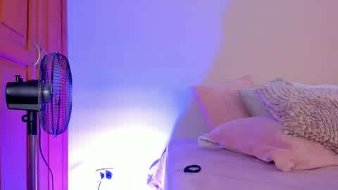 Snapshot of omstudio1994 chatting on September 10, 2025, 1:33 pm Martina Ricci online show from September 10, 2025, 1:33 pm