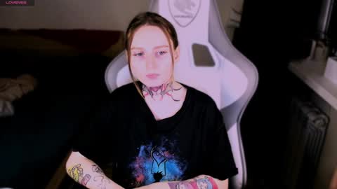 on_yxxx online show from December 4, 2024, 4:16 pm