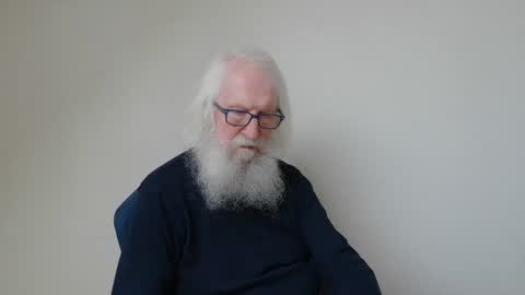 Snapshot of onanister chatting on December 15, 2024, 2:05 pm Somewhere over the rainbow online show from December 15, 2024, 2:05 pm