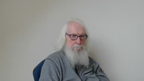 Snapshot of onanister chatting on December 17, 2024, 1:16 pm Somewhere over the rainbow online show from December 17, 2024, 1:16 pm