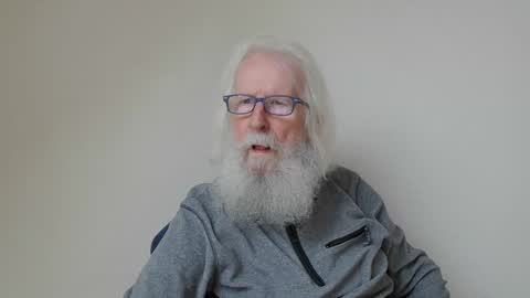 Snapshot of onanister chatting on December 20, 2024, 1:22 pm Somewhere over the rainbow online show from December 20, 2024, 1:22 pm