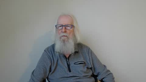 Snapshot of onanister chatting on December 21, 2024, 7:56 am Somewhere over the rainbow online show from December 21, 2024, 7:56 am