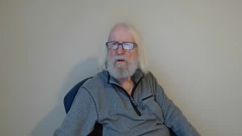Snapshot of onanister chatting on December 29, 2024, 7:50 am Somewhere over the rainbow online show from December 29, 2024, 7:50 am