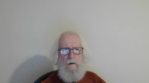 Snapshot of onanister chatting on October 9, 2025, 8:40 pm Somewhere over the rainbow online show from October 9, 2025, 8:40 pm