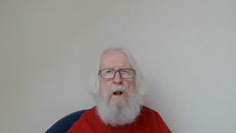 Snapshot of onanister chatting on November 3, 2025, 8:15 am Somewhere over the rainbow online show from November 3, 2025, 8:15 am