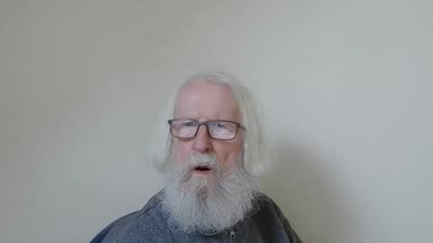 Snapshot of onanister chatting on November 8, 2025, 1:44 pm Somewhere over the rainbow online show from November 8, 2025, 1:44 pm