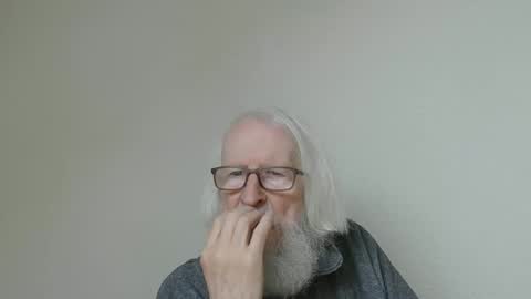 Snapshot of onanister chatting on November 13, 2025, 8:02 am Somewhere over the rainbow online show from November 13, 2025, 8:02 am