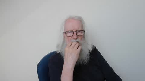 Snapshot of onanister chatting on May 16, 2026, 6:21 am Somewhere over the rainbow online show from May 16, 2026, 6:21 am