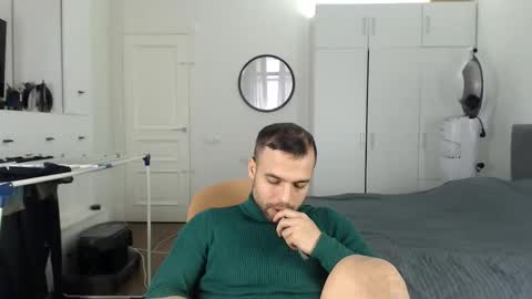 onebestlover online show from February 18, 2026, 7:59 am