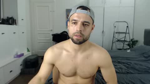 onebestlover online show from April 16, 2026, 7:58 pm