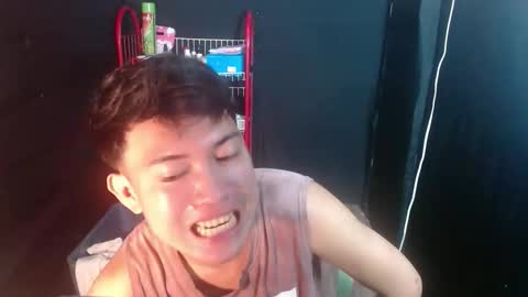 Wyn Will serve you and be your slave online show from November 19, 2025, 8:14 am