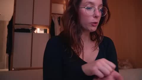 Snapshot of onelittlemermaid chatting on January 19, 2025, 7:15 pm Ariel online show from January 19, 2025, 7:15 pm