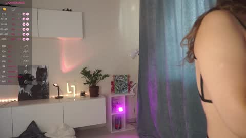 Snapshot of oneo_ chatting on September 20, 2025, 11:00 am SamLolita online show from September 20, 2025, 11:00 am
