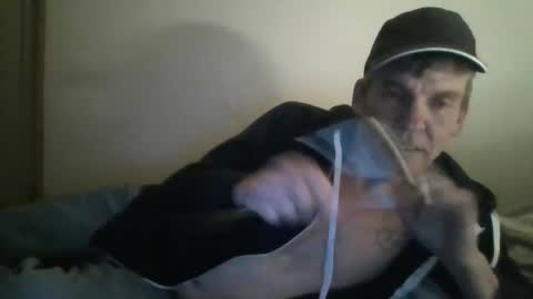 Snapshot of oneofmany66 chatting on December 17, 2024, 10:12 am Oneofmany online show from December 17, 2024, 10:12 am