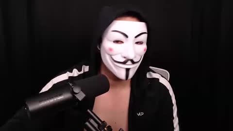 Snapshot of onlycosplayguy chatting on November 2, 2025, 10:23 pm Dante online show from November 2, 2025, 10:23 pm