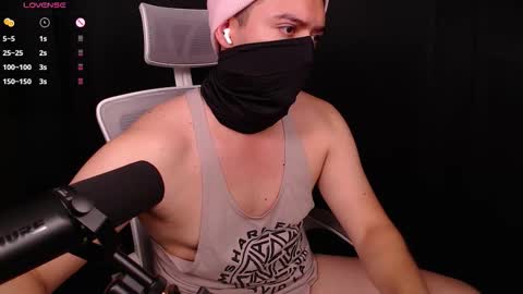 Snapshot of onlycosplayguy chatting on November 5, 2025, 11:27 pm Dante online show from November 5, 2025, 11:27 pm