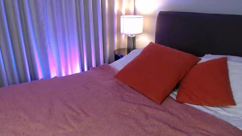 Lily Peach  -   online show from November 23, 2025, 1:27 am