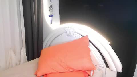 Samantha - DONT FORGET TO FOLLOW AND GIVE ME THUMBS UP online show from October 24, 2025, 11:34 pm