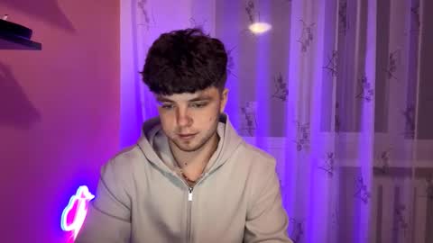 Snapshot of onyiix_ chatting on November 8, 2025, 7:01 pm Mike online show from November 8, 2025, 7:01 pm