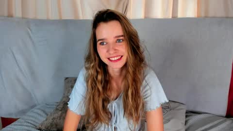 Snapshot of onyxvespera chatting on April 15, 2026, 7:04 am onyxvespera online show from April 15, 2026, 7:04 am