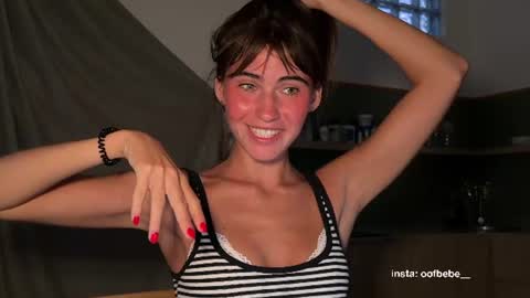 Snapshot of oofbabe__ chatting on June 17, 2026, 10:10 pm Helen online show from June 17, 2026, 10:10 pm