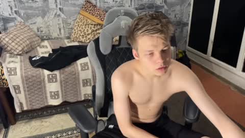 Snapshot of oofcblesssexx chatting on December 12, 2024, 10:42 pm bless god online show from December 12, 2024, 10:42 pm