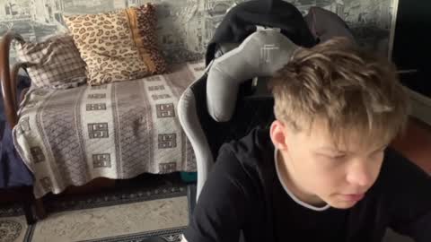 Snapshot of oofcblesssexx chatting on December 18, 2024, 7:36 am bless god online show from December 18, 2024, 7:36 am