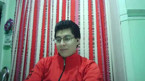 Snapshot of oomaurooo chatting on December 15, 2024, 5:45 am oomaurooo online show from December 15, 2024, 5:45 am