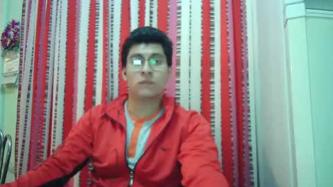 Snapshot of oomaurooo chatting on December 18, 2024, 6:32 am oomaurooo online show from December 18, 2024, 6:32 am