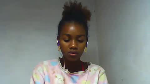 Snapshot of oooorazanasoa chatting on June 12, 2026, 4:00 am oooorazanasoa online show from June 12, 2026, 4:00 am