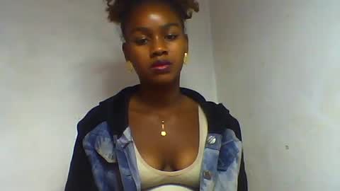Snapshot of oooorazanasoa chatting on June 14, 2026, 7:32 am oooorazanasoa online show from June 14, 2026, 7:32 am