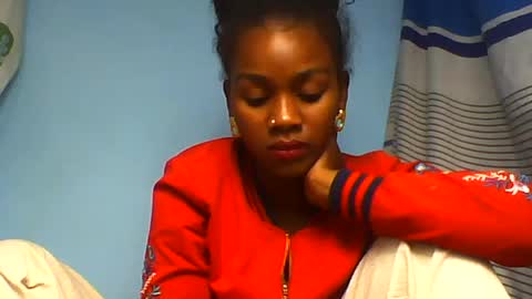 Snapshot of oooorazanasoa chatting on July 1, 2026, 7:24 pm oooorazanasoa online show from July 1, 2026, 7:24 pm