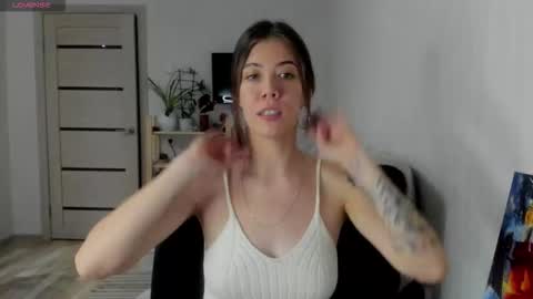 Snapshot of oops_britney chatting on October 1, 2025, 4:35 pm Britney online show from October 1, 2025, 4:35 pm