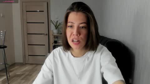 Snapshot of oops_britney chatting on October 17, 2025, 8:33 pm Britney online show from October 17, 2025, 8:33 pm